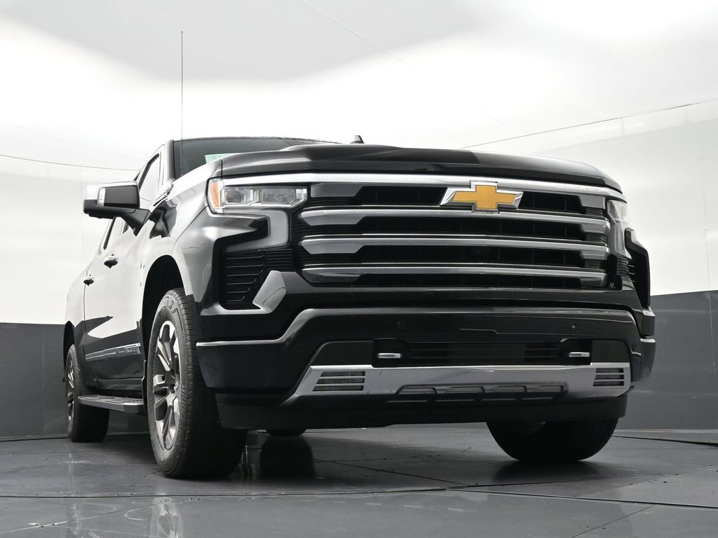 Used 2024 Chevrolet Silverado 1500 High Country RWD image 32
