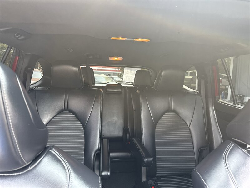 Used 2022 Toyota Highlander XSE AWD/4WD image 27