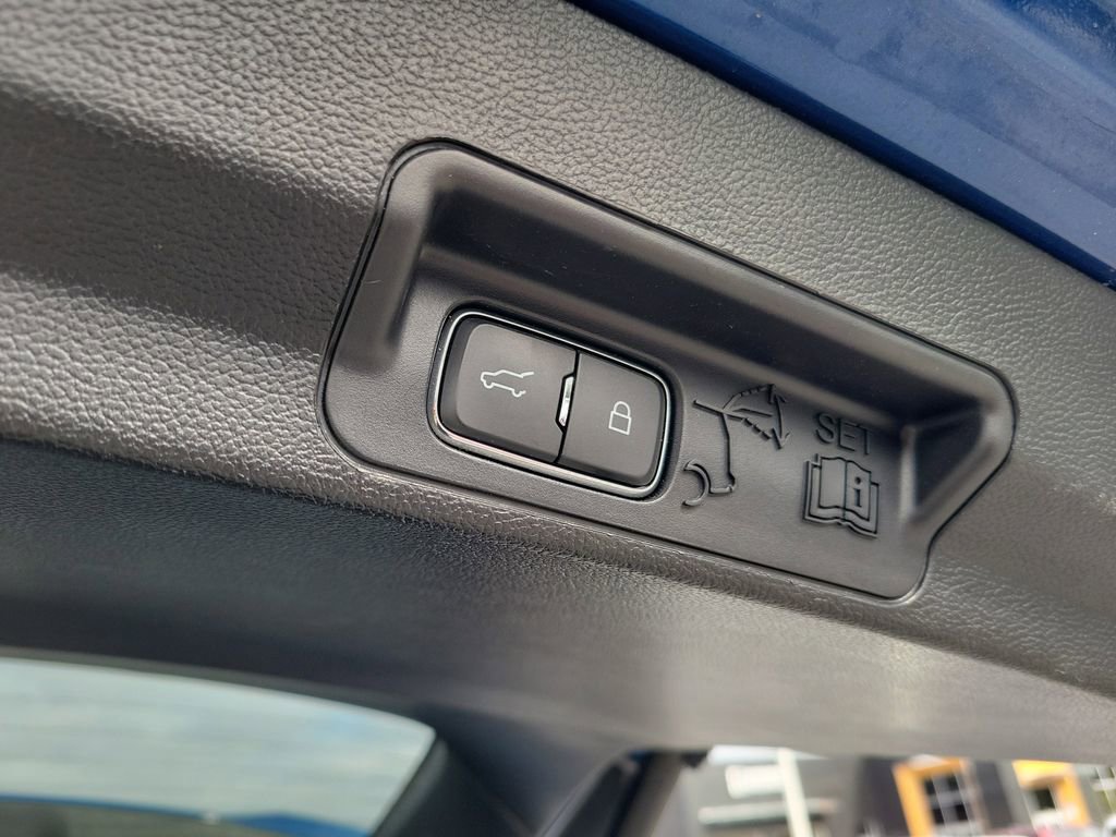 Used 2020 Ford Explorer Limited w/ Class III Trailer Tow Package image 11