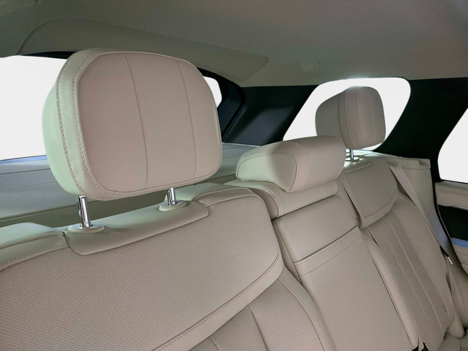 Used 2023 Land Rover Range Rover SE image 28