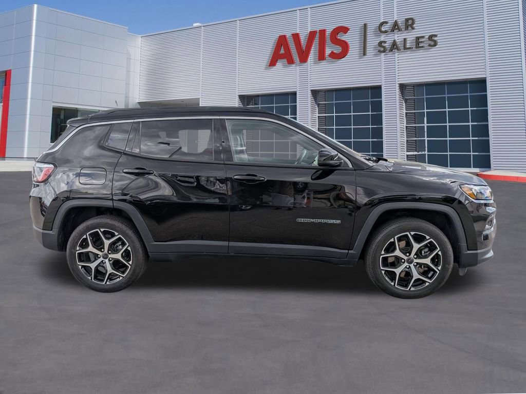 Used 2025 Jeep Compass Limited image 5