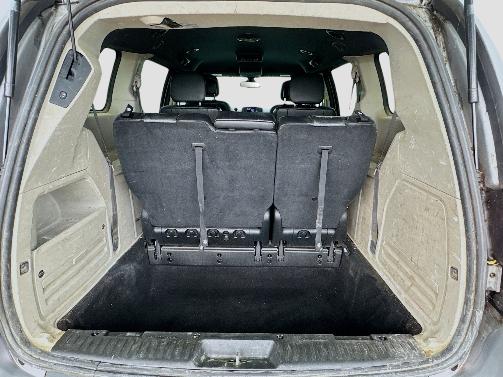 Used 2019 Dodge Grand Caravan SXT image 17