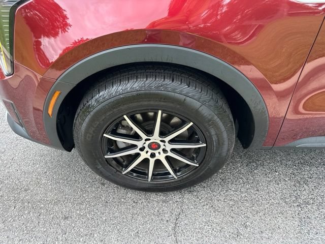 Certified 2025 Kia Sorento LX FWD image 29