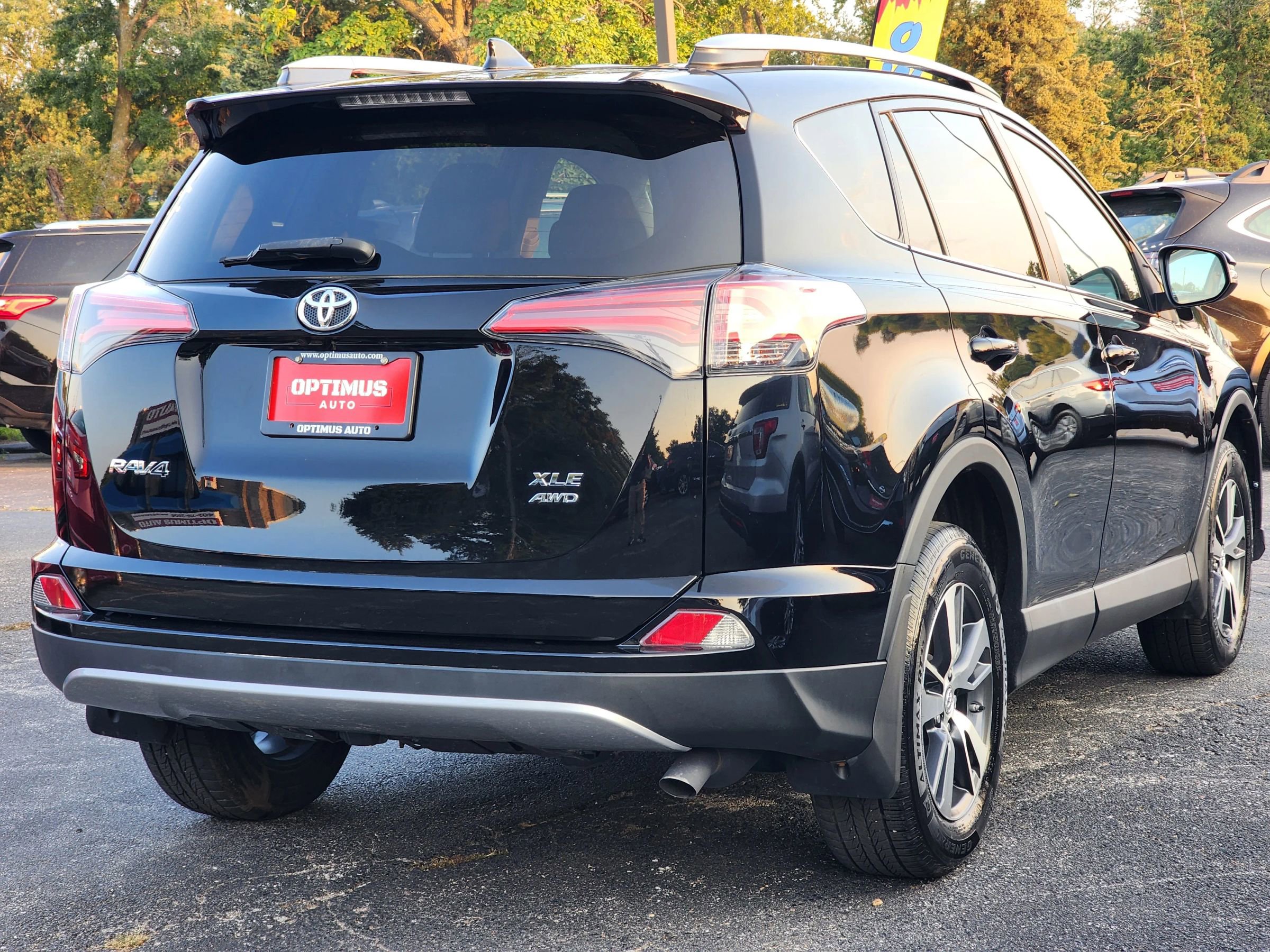 Used 2018 Toyota RAV4 XLE image 7
