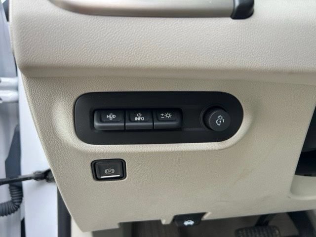Used 2024 GMC Terrain Denali w/ Denali Premium Package AWD/4WD image 26