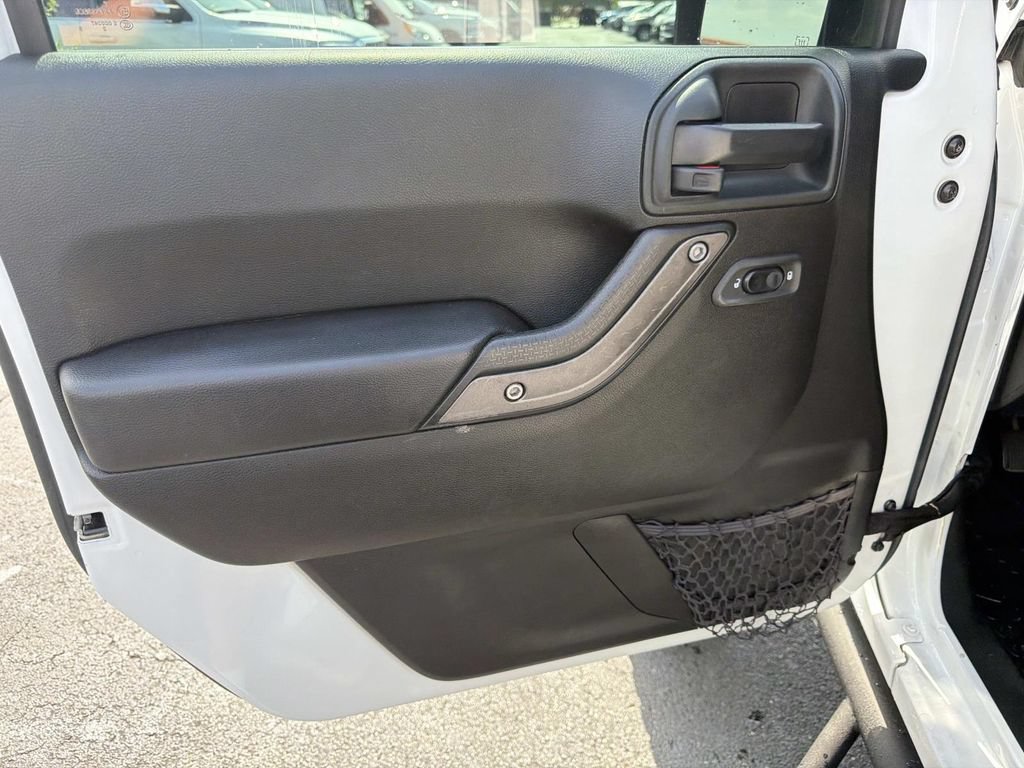 Used 2018 Jeep Wrangler Unlimited Sport S AWD/4WD image 18