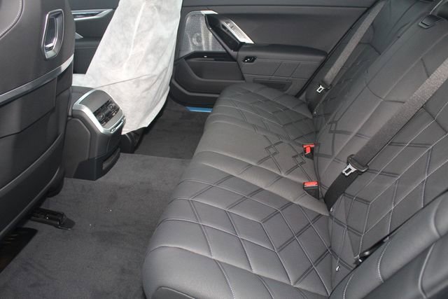 Used 2025 BMW i7 eDrive50 image 22