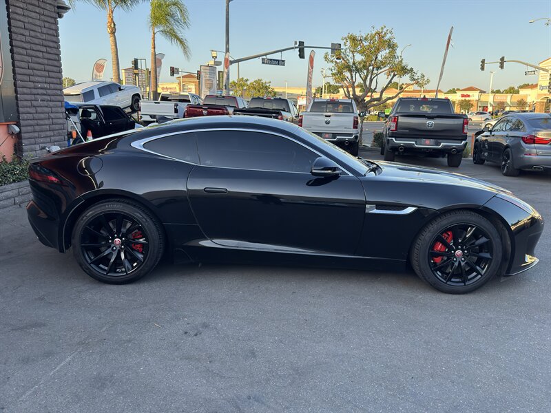 Used 2018 Jaguar F-TYPE Coupe RWD image 17