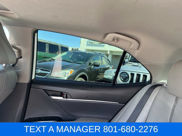 Used 2019 Toyota Camry SE FWD image 32