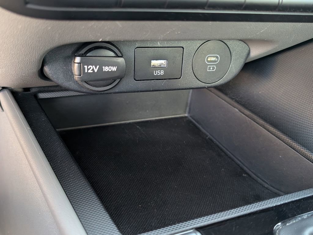 Used 2024 Hyundai Elantra SEL image 27