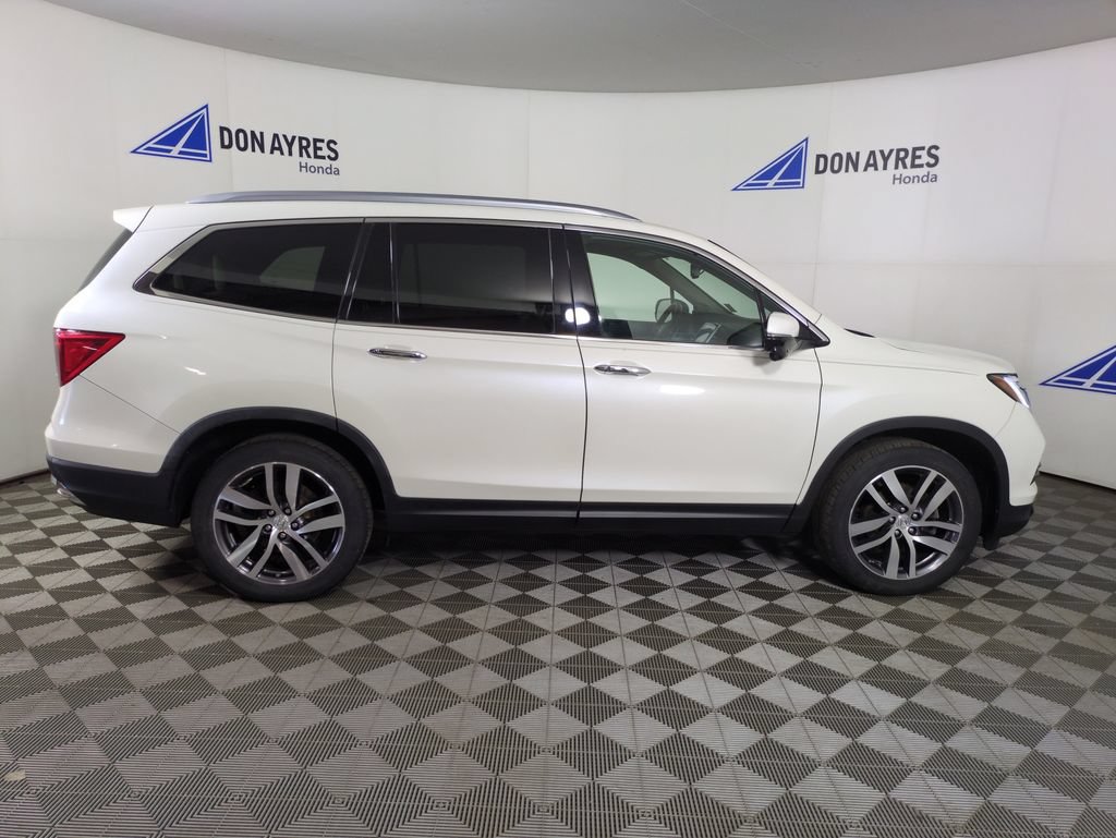 Used 2017 Honda Pilot Touring image 6