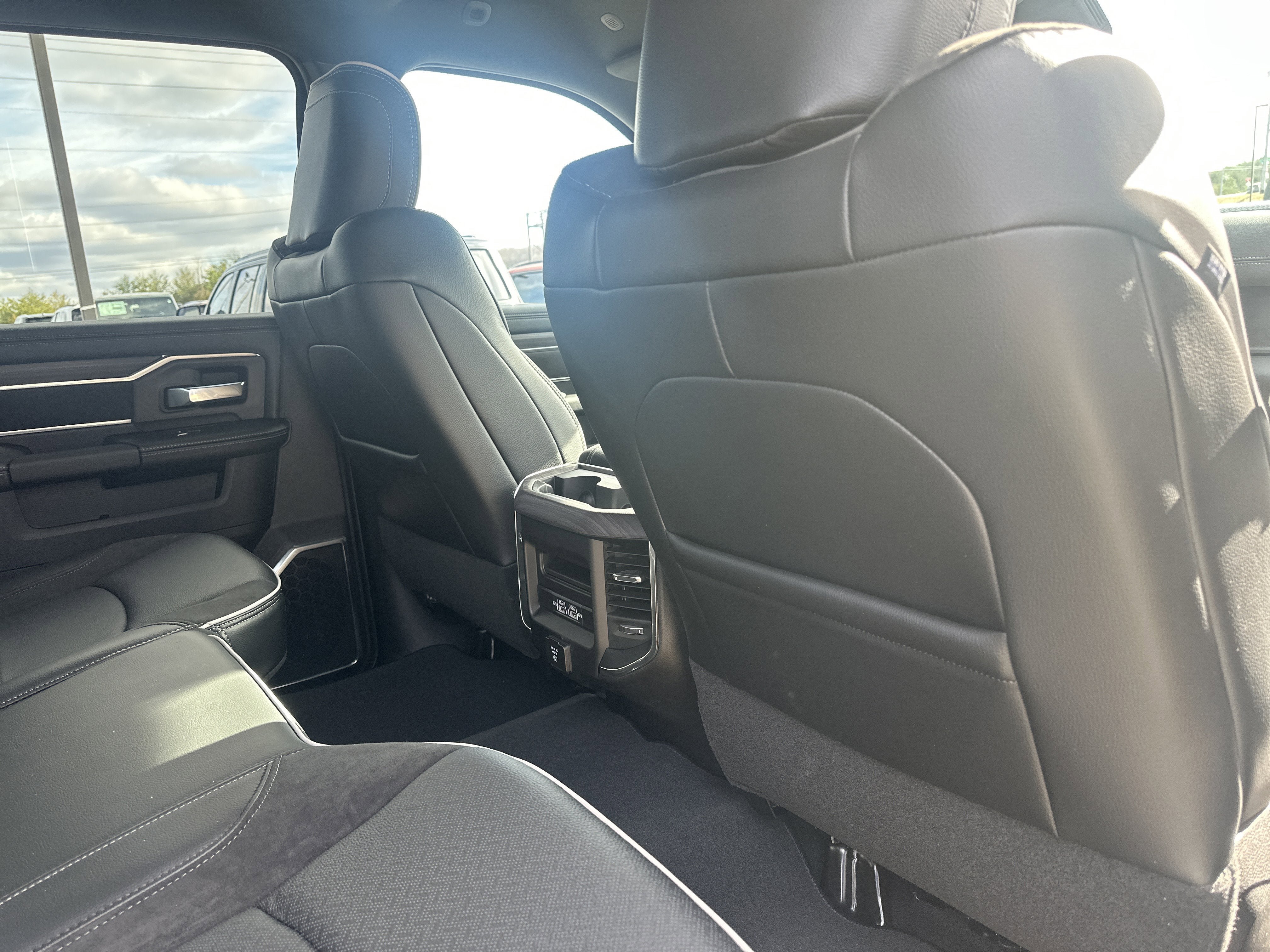 New 2026 RAM 2500 Laramie w/ Night Edition AWD/4WD image 27