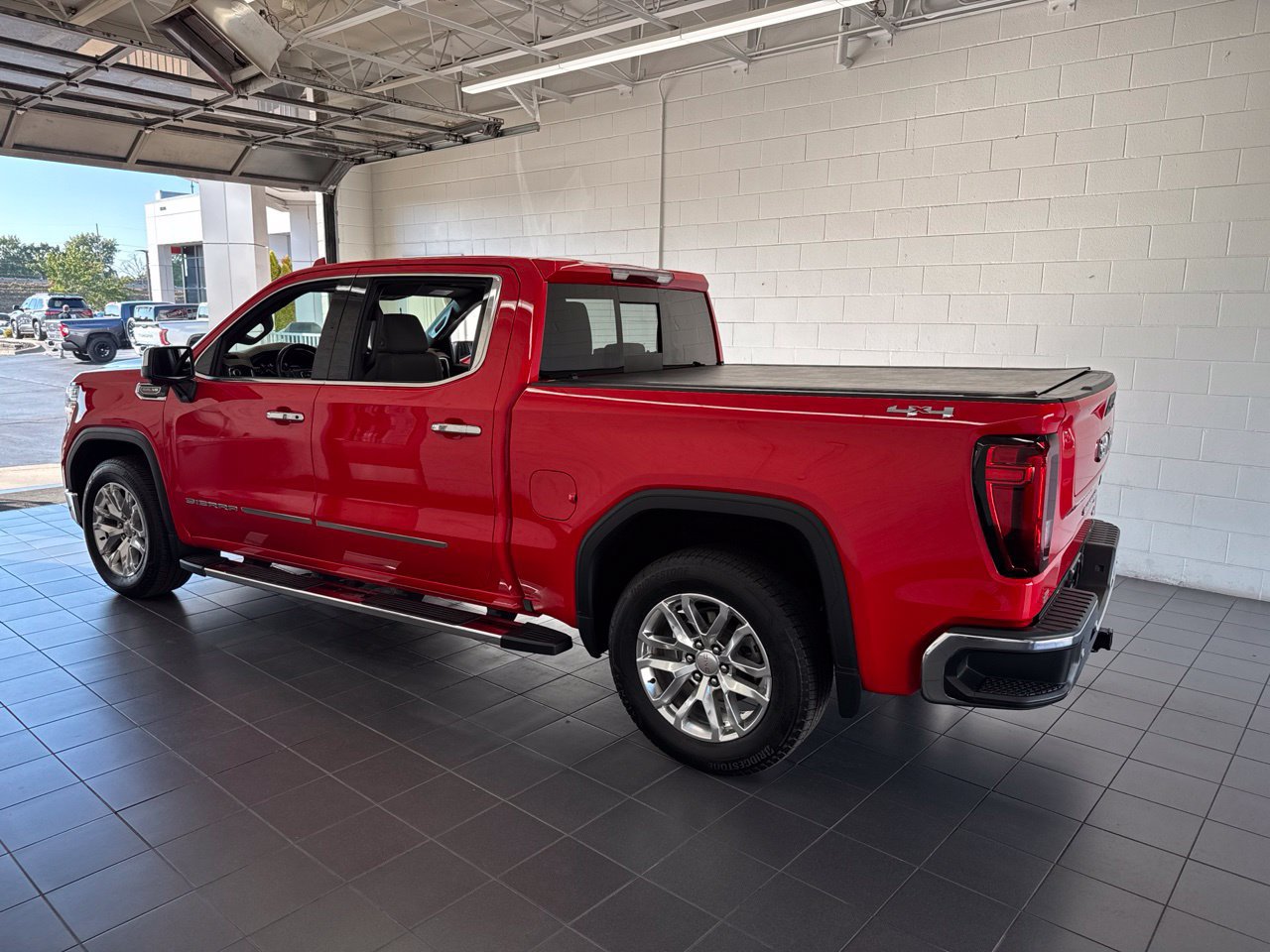Used 2020 GMC Sierra 1500 SLT w/ SLT Premium Plus Package AWD/4WD image 5