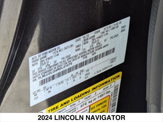 Used 2024 Lincoln Navigator Reserve AWD/4WD image 29