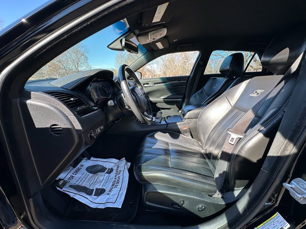 Used 2019 Chrysler 300 S image 11