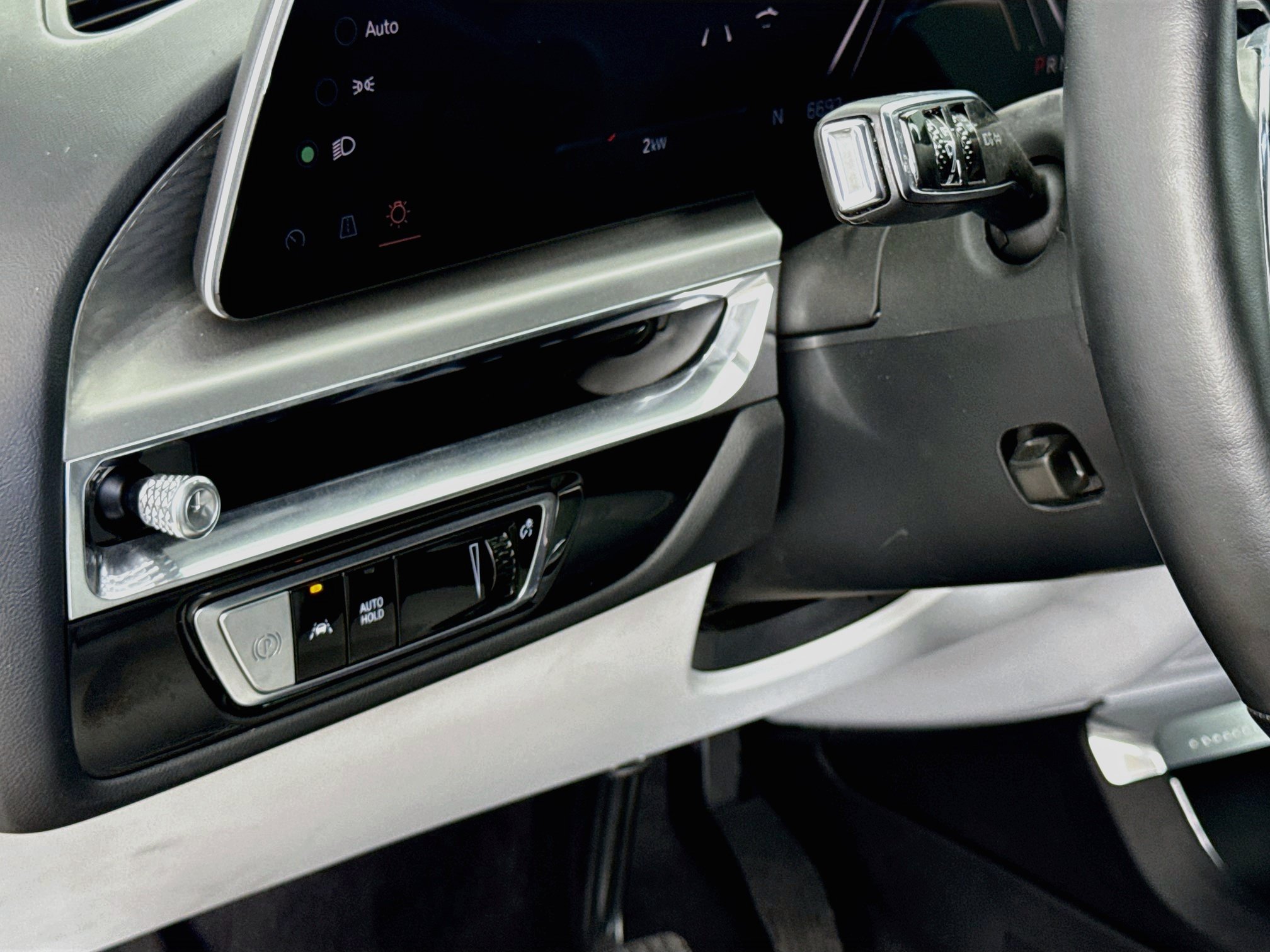 Used 2024 Cadillac Lyriq Luxury RWD image 12