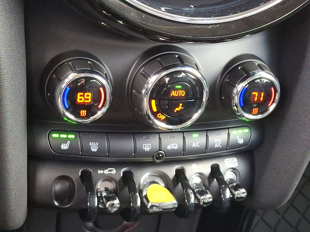 Used 2022 MINI Cooper SE image 27