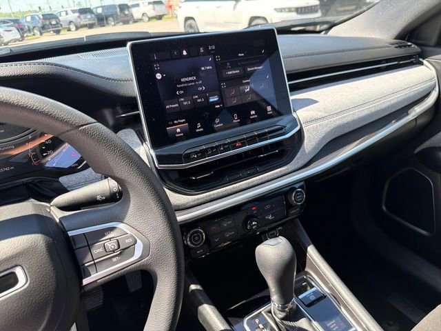 Used 2024 Jeep Compass Sport image 35