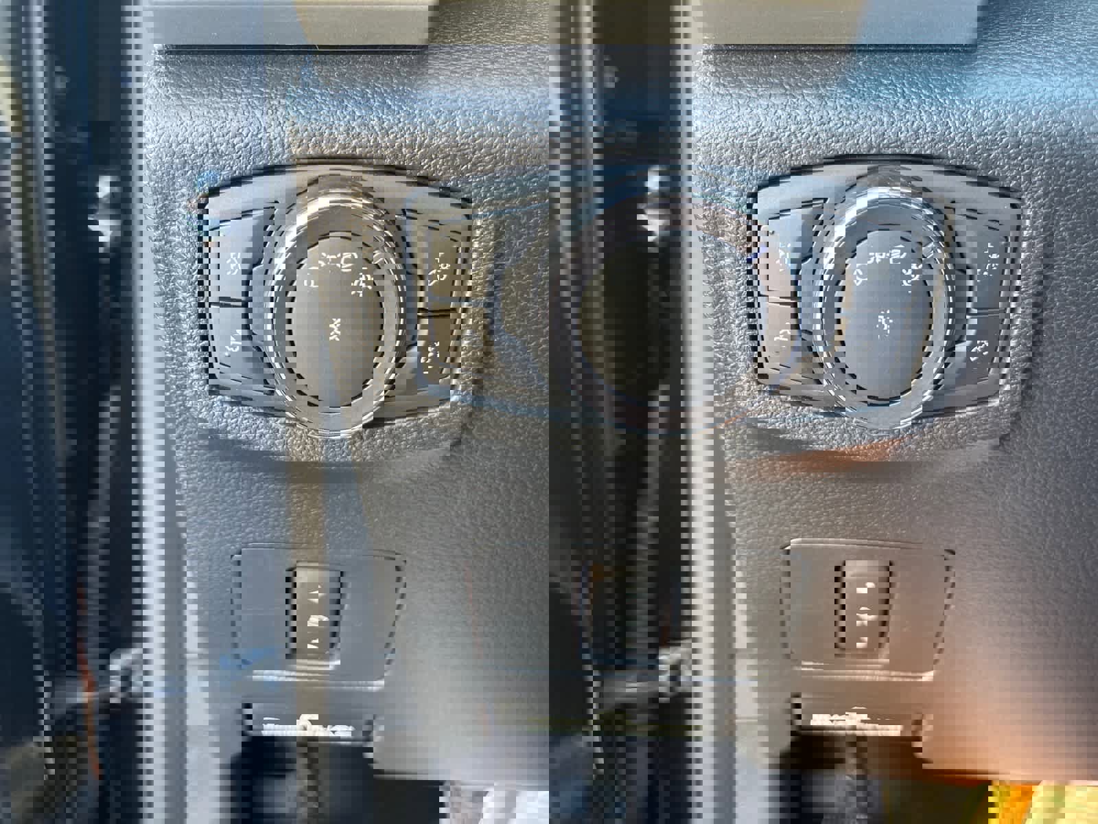 Used 2019 Ford F250 Lariat image 17