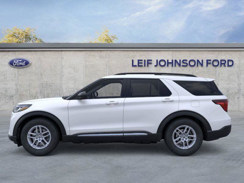 Certified 2025 Ford Explorer Active w/ Active Comfort Package RWD image 3