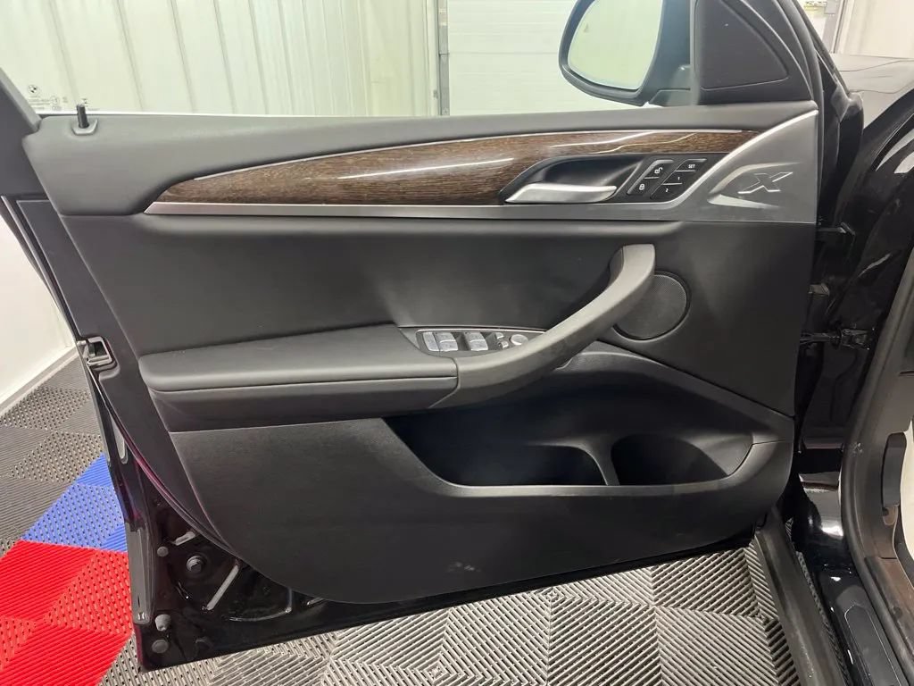 Used 2025 BMW X4 xDrive30i AWD/4WD image 20