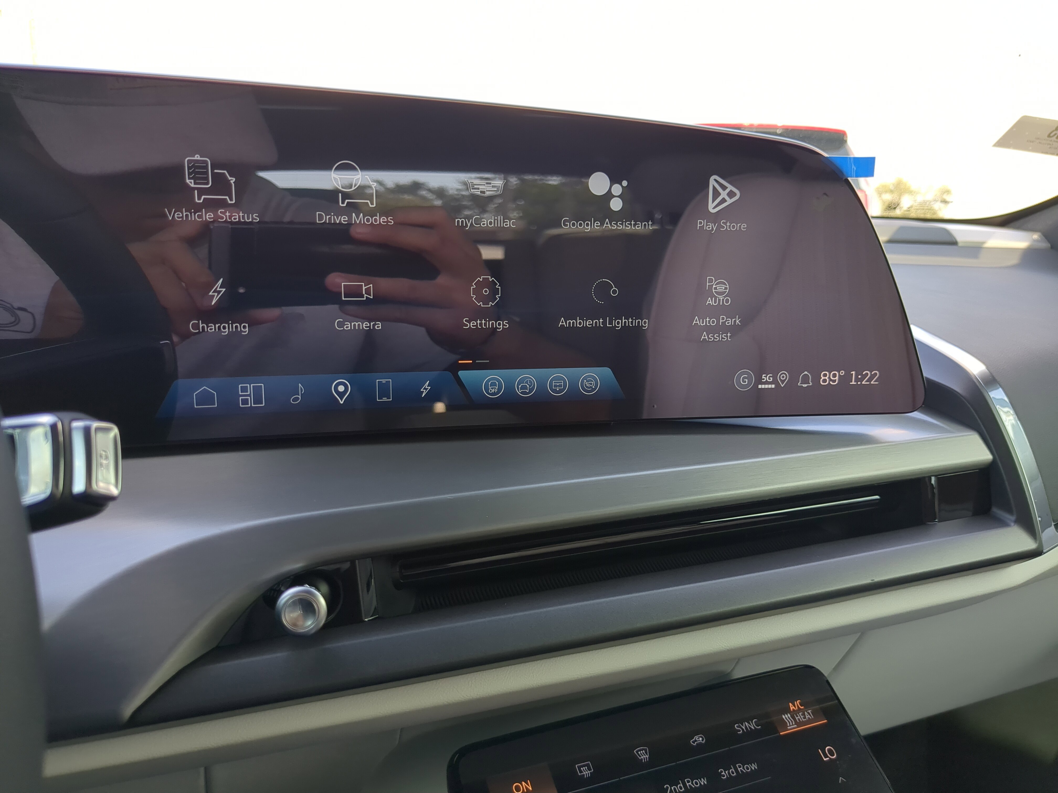 New 2026 Cadillac Vistiq Sport w/ LPO, Floor Liner Package image 22