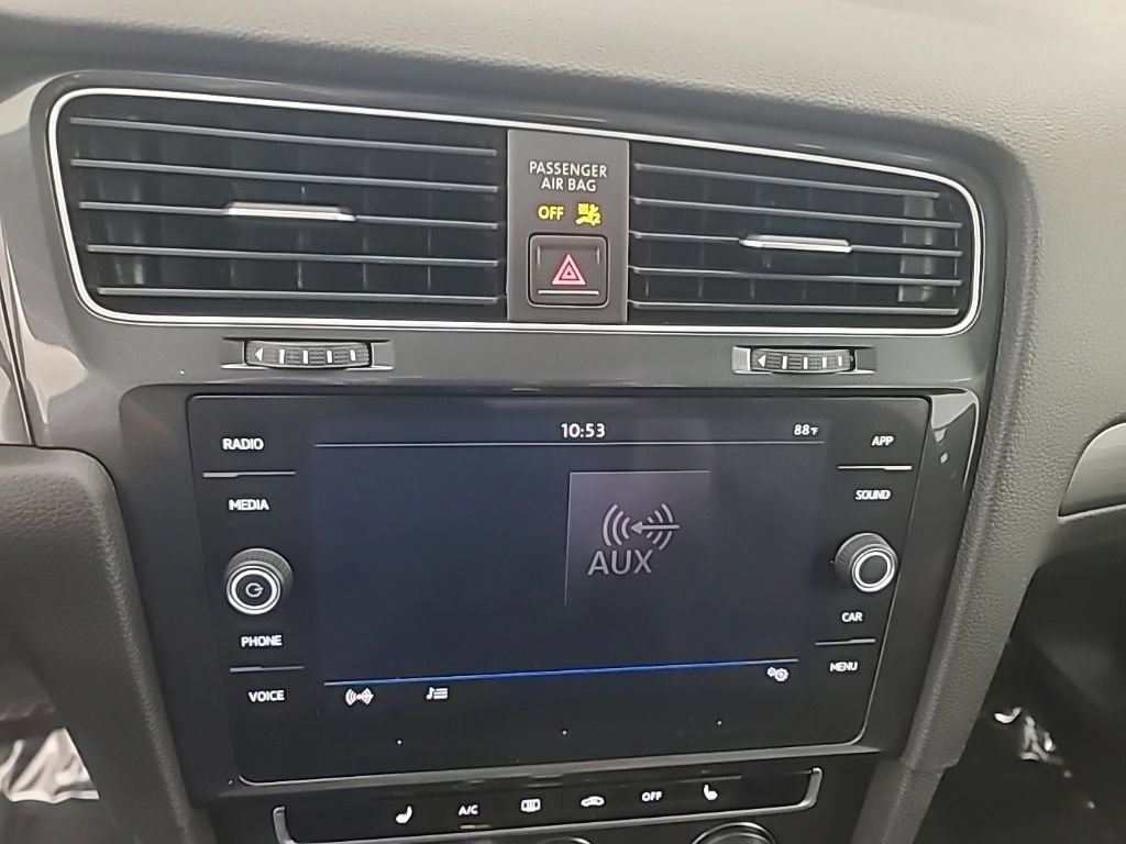 Used 2018 Volkswagen Golf SE FWD image 29