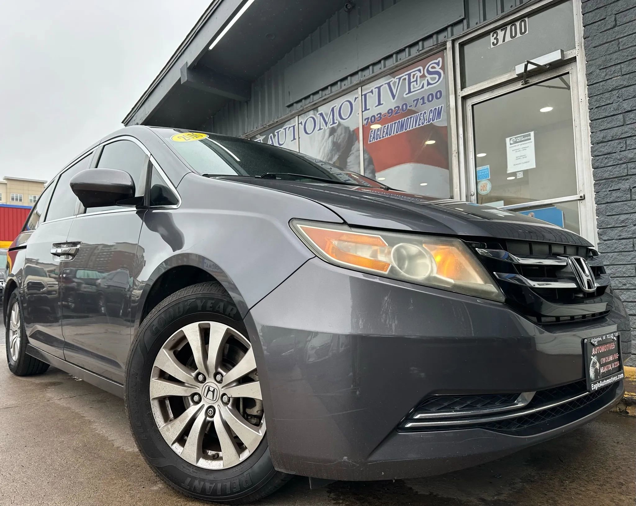 Used 2016 Honda Odyssey SE image 1