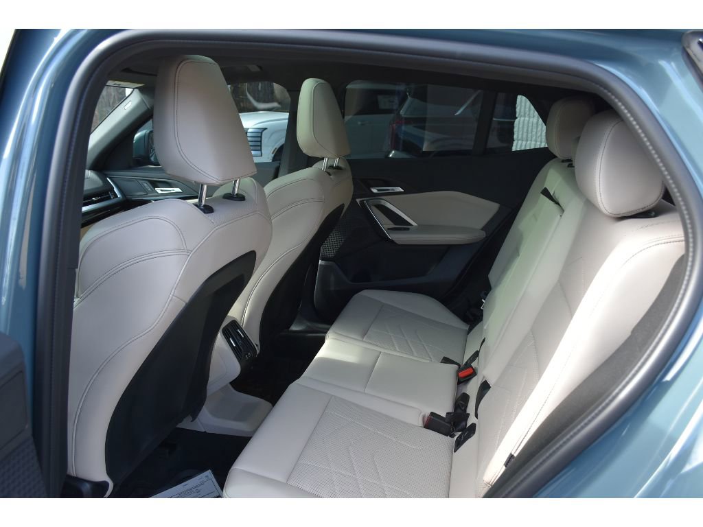 Used 2025 BMW X2 xDrive28i w/ Convenience Package image 11