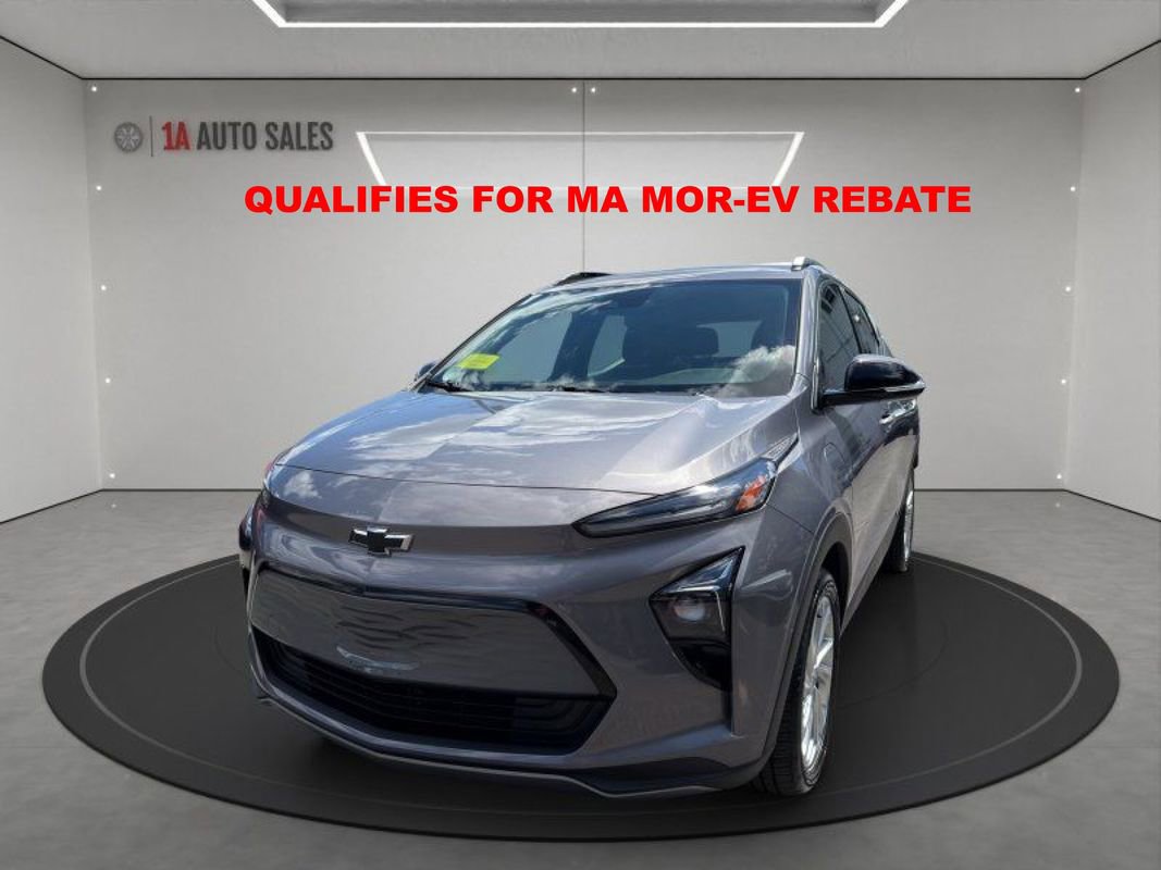 Used 2023 Chevrolet Bolt EUV LT w/ Driver Confidence Package FWD image 1