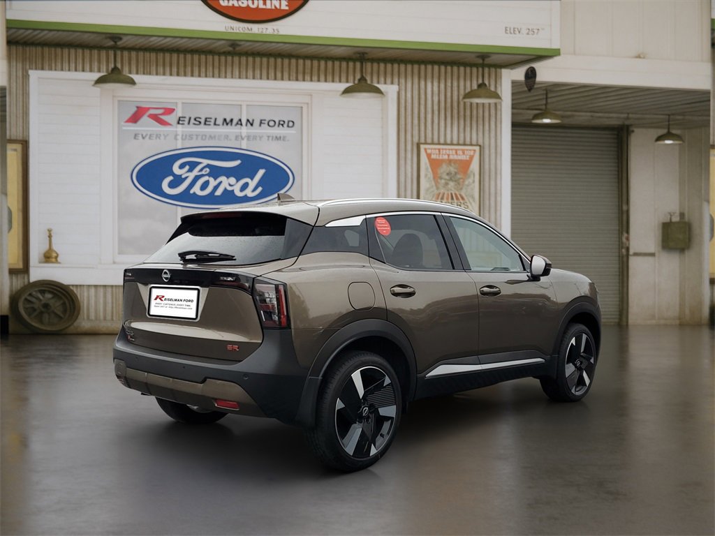 Used 2025 Nissan Kicks SR image 4