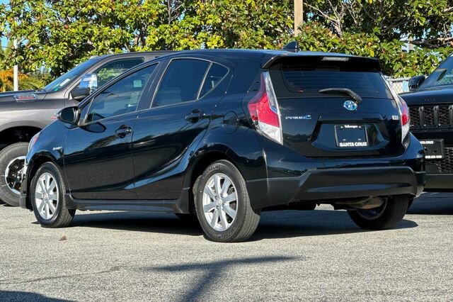 Used 2017 Toyota Prius C Two image 6