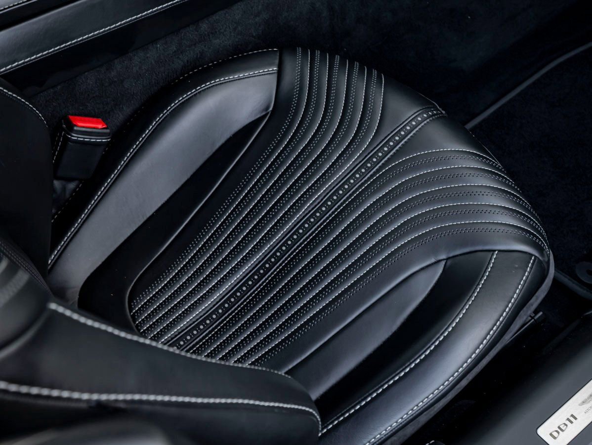 Used 2019 Aston Martin DB11 Volante image 23