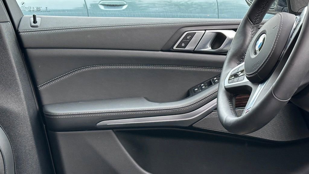 Used 2026 BMW X5 xDrive40i w/ M Sport Package image 5