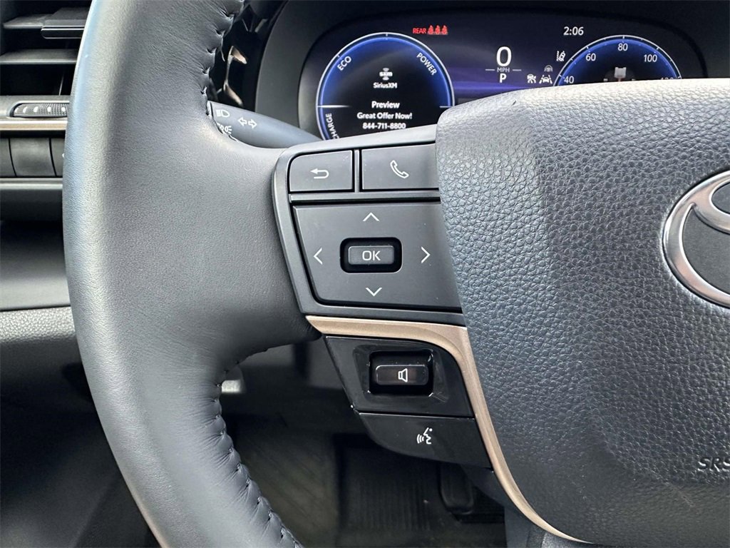 Used 2023 Toyota Crown XLE image 8