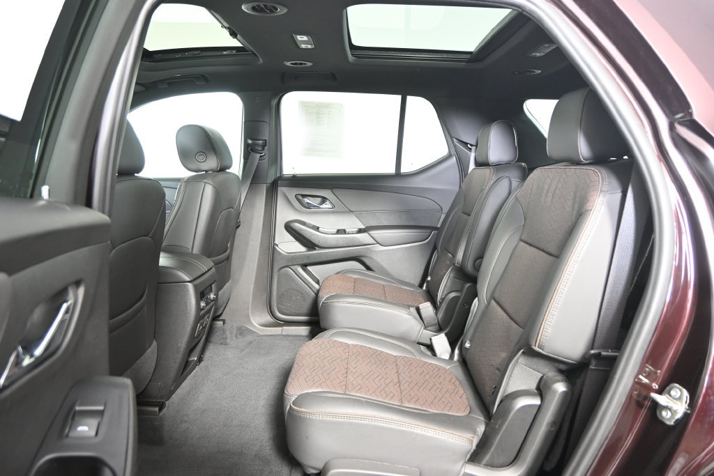 Used 2023 Chevrolet Traverse High Country w/ LPO, Floor Liner Package AWD/4WD image 18