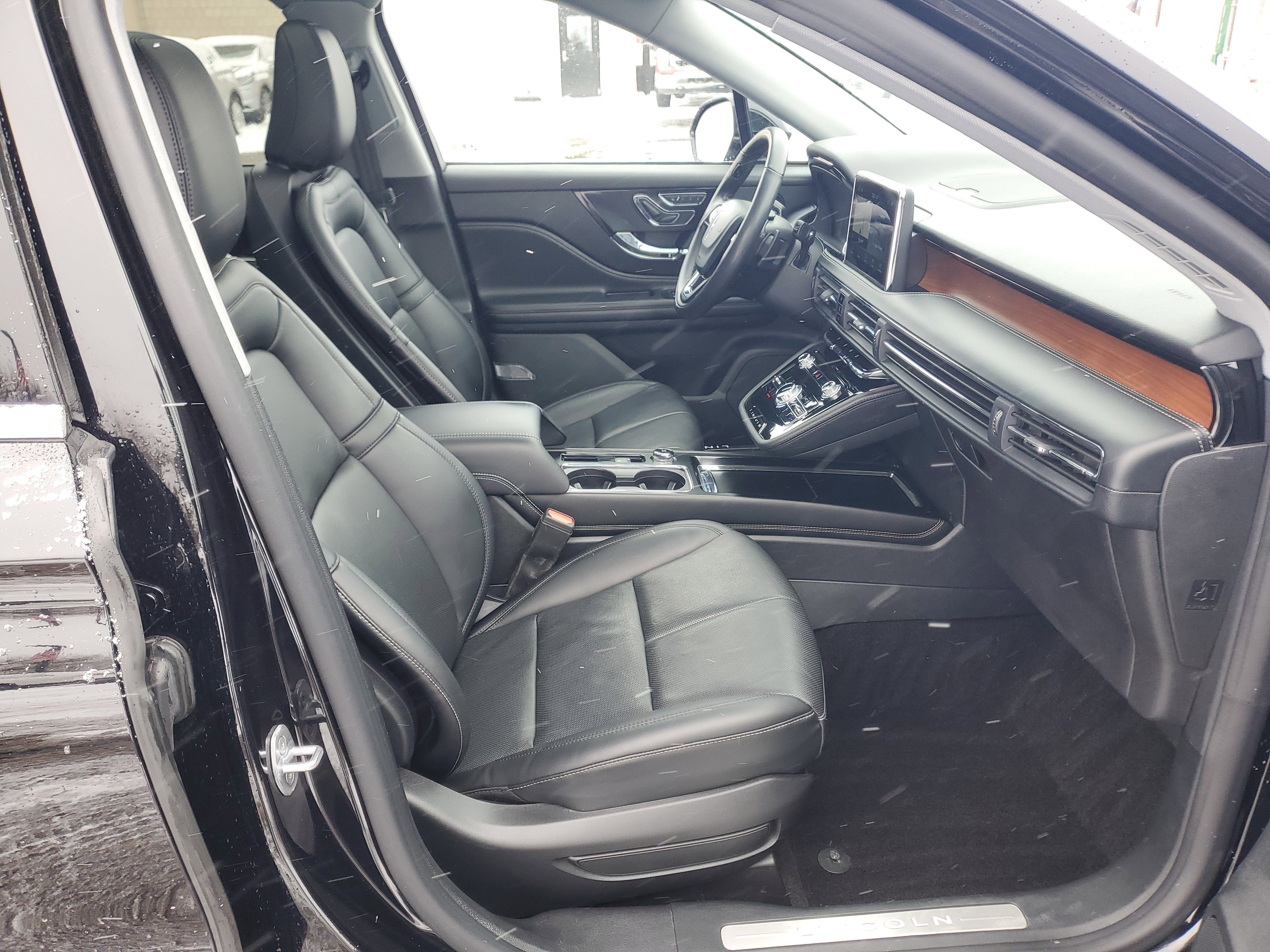 Certified 2022 Lincoln Corsair Reserve w/ Equipment Group 201A image 9