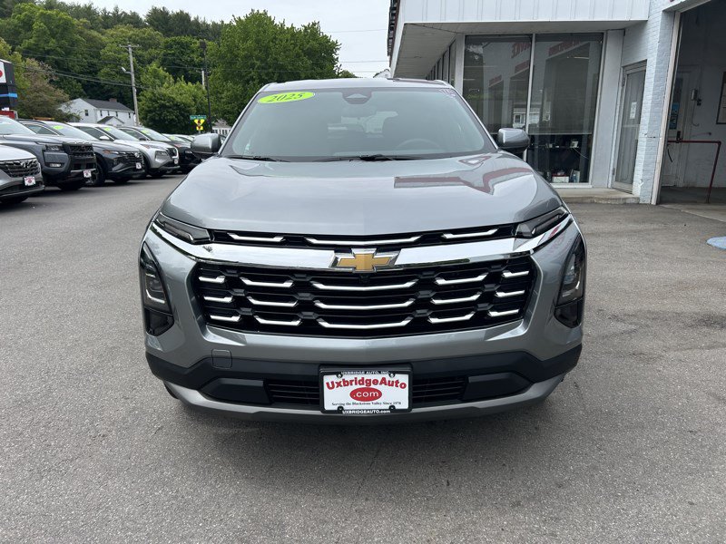 Used 2025 Chevrolet Equinox LT AWD/4WD image 3