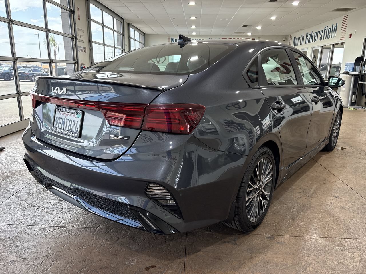 Used 2023 Kia Forte GT-Line w/ GT-Line Premium Package FWD image 2