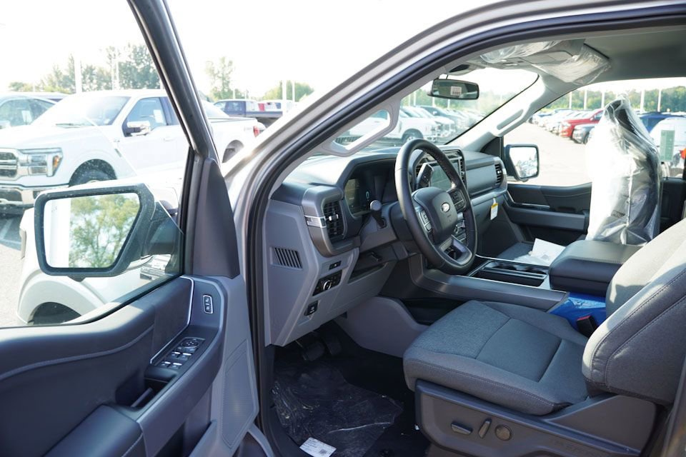 New 2025 Ford F150 XLT w/ Equipment Group 302A MID image 11
