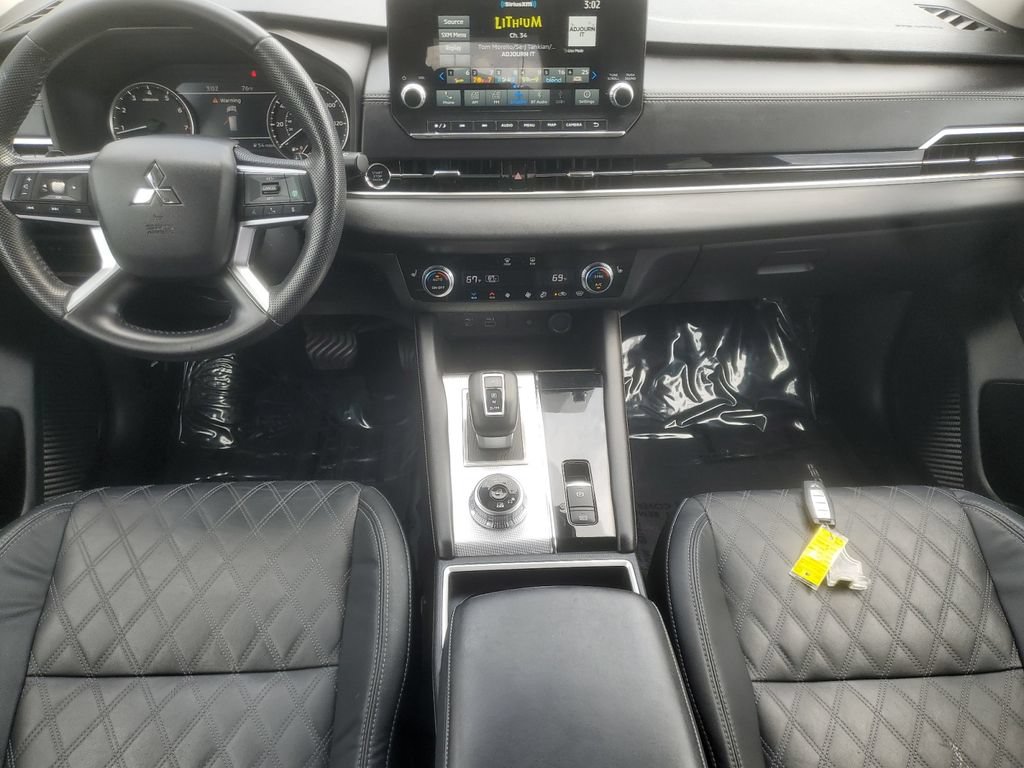 Used 2022 Mitsubishi Outlander SEL AWD/4WD image 19