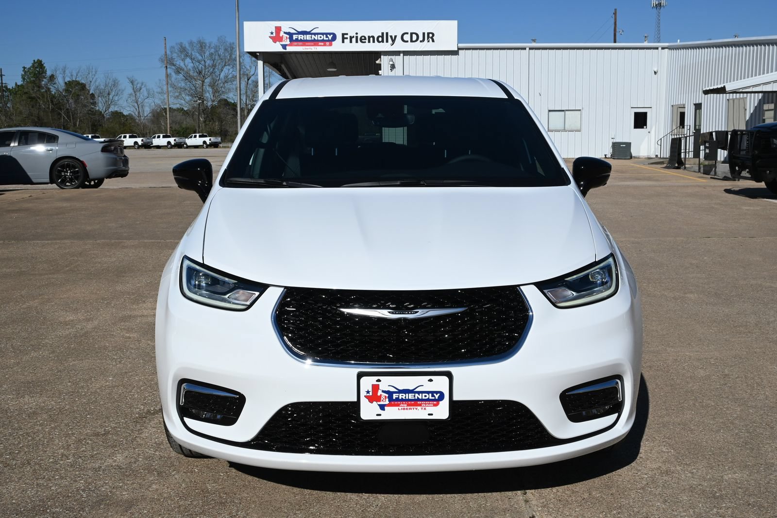 New 2026 Chrysler Pacifica Select AWD/4WD image 5