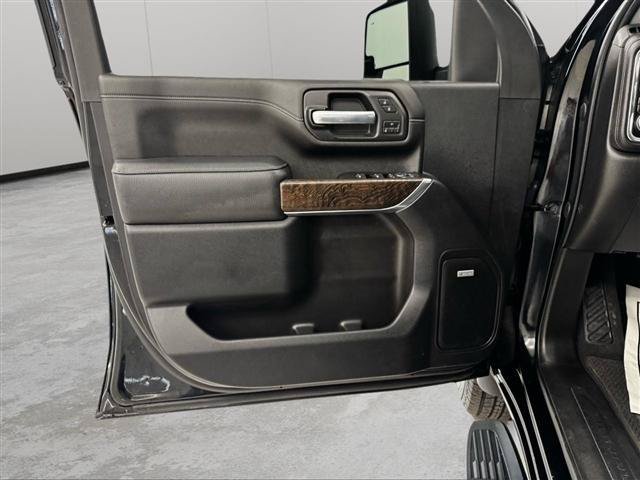Used 2021 GMC Sierra 3500 Denali w/ Denali Ultimate Package AWD/4WD image 10