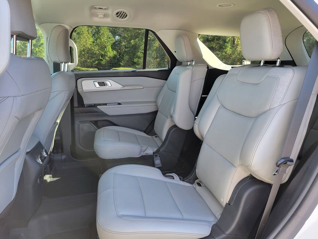 Certified 2025 Ford Explorer Active w/ Active Comfort Package image 15