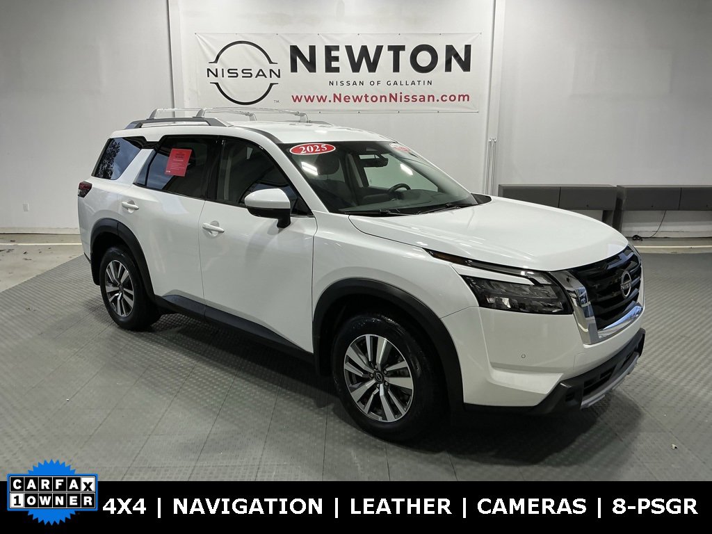 Used 2025 Nissan Pathfinder SL image 1