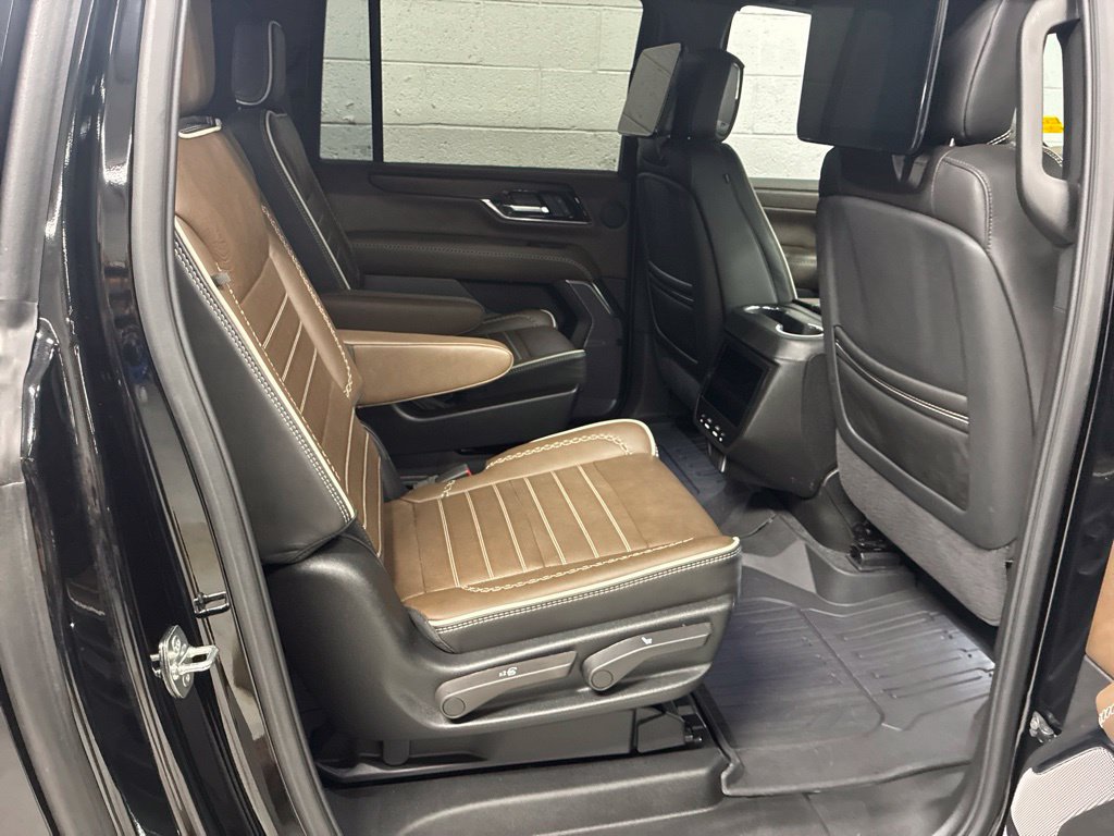 Used 2026 GMC Yukon XL Denali Ultimate w/ LPO, Floor Liner Package AWD/4WD image 12