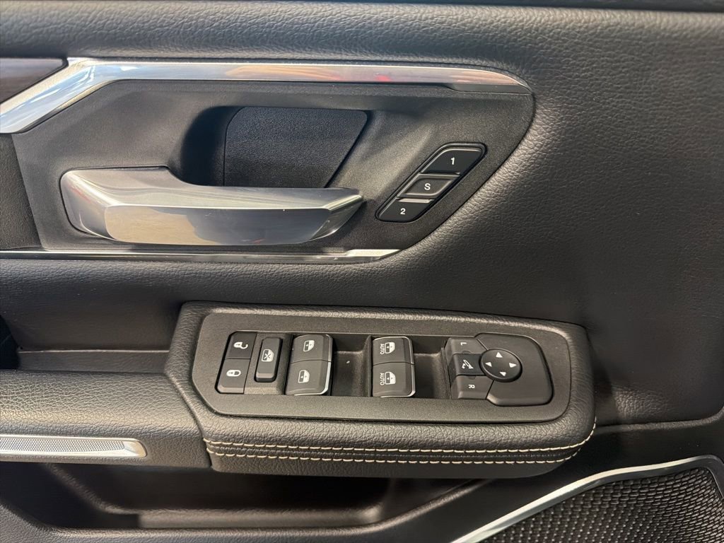 Used 2025 RAM 1500 Laramie w/ Sport Appearance Package AWD/4WD image 17