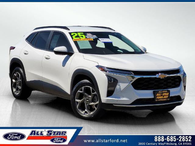 Used 2025 Chevrolet Trax LT w/ Driver Confidence Package