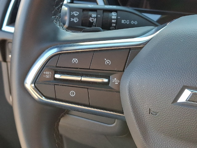 Used 2025 Chevrolet Suburban Z71 AWD/4WD image 7