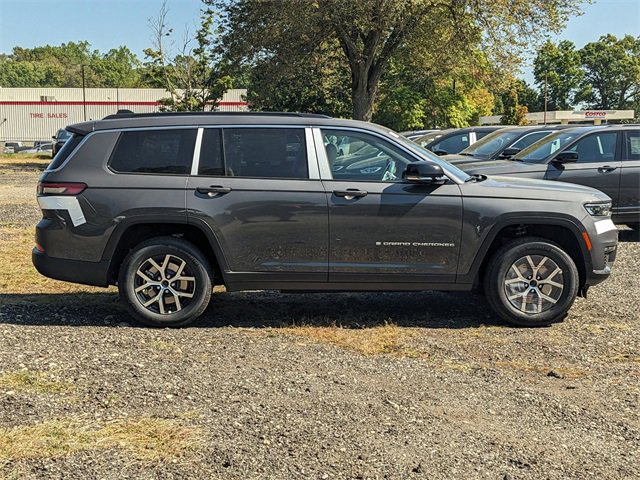 New 2025 Jeep Grand Cherokee L Limited image 2